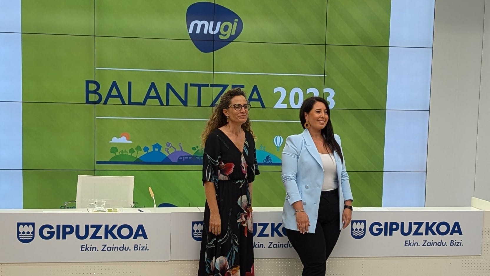 La diputada Azahara Domínguez en la presentación de los datos Mugi 2023.